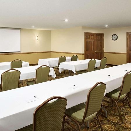 Country Inn & Suites By Radisson, Grinnell, Ia Buitenkant foto