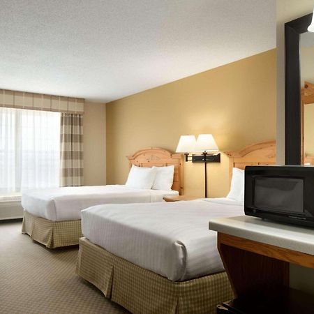 Country Inn & Suites By Radisson, Grinnell, Ia Buitenkant foto
